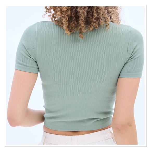 AEROPOSTALE Seamless Sage Green Baby Tee 🆕🏷️ - Picture 2 of 8